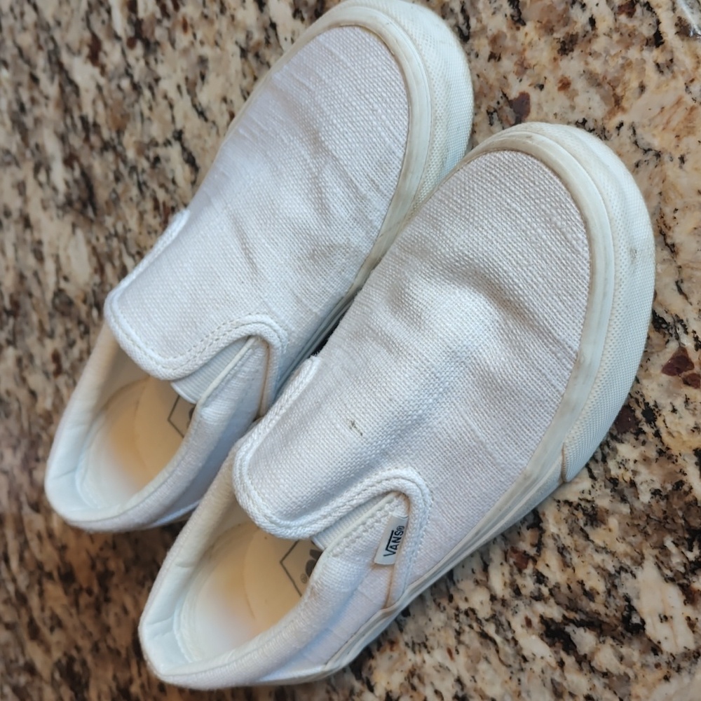 Vans classic slip ons
